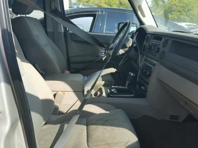 1J8HG48P27C668634 - 2007 JEEP COMMANDER SILVER photo 5