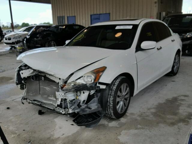 1HGCP3F87CA017577 - 2012 HONDA ACCORD EXL WHITE photo 2