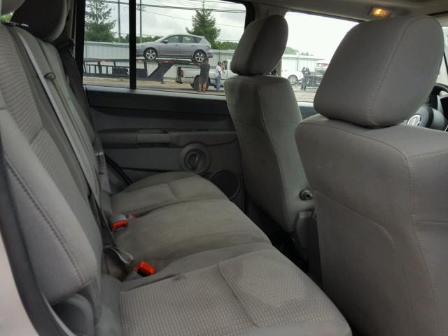 1J8HG48K87C685748 - 2007 JEEP COMMANDER SILVER photo 6