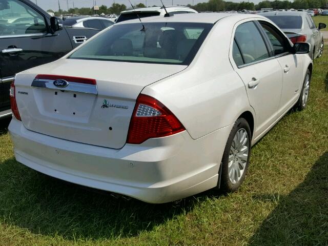 3FADP0L39CR408011 - 2012 FORD FUSION HYB WHITE photo 4