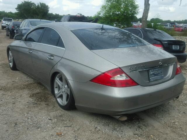 WDDDJ75X96A065547 - 2006 MERCEDES-BENZ CLS 500C SILVER photo 3