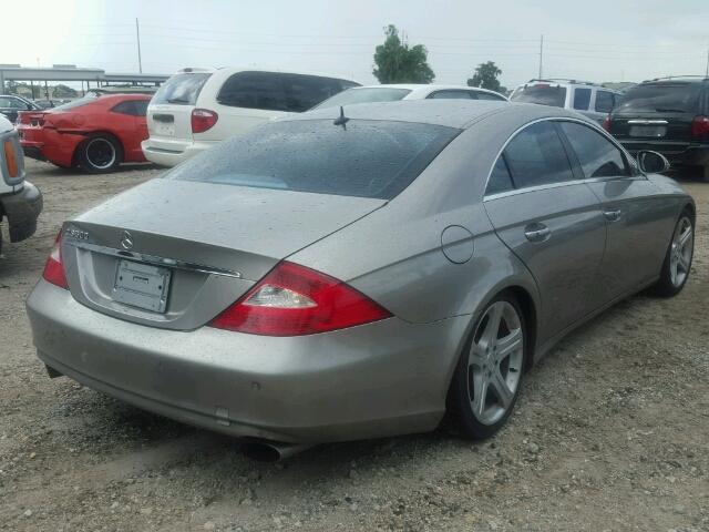 WDDDJ75X96A065547 - 2006 MERCEDES-BENZ CLS 500C SILVER photo 4