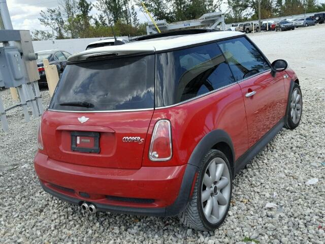 WMWRE33596TJ38576 - 2006 MINI COOPER S RED photo 4