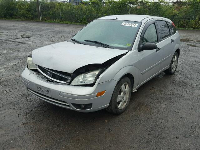 1FAFP37N47W273142 - 2007 FORD FOCUS ZX5 SILVER photo 2