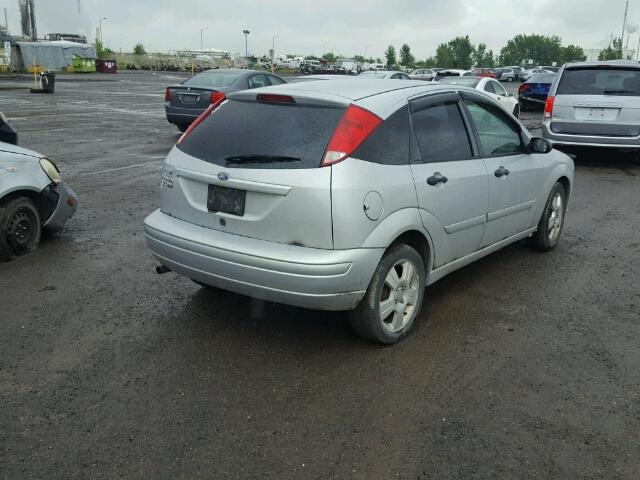 1FAFP37N47W273142 - 2007 FORD FOCUS ZX5 SILVER photo 4