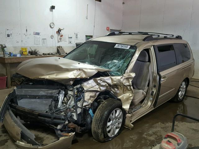 KNDMB233466029651 - 2006 KIA SEDONA EX GOLD photo 2