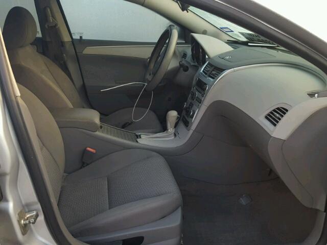 1G1ZB5E0XCF111494 - 2012 CHEVROLET MALIBU ვერცხლისფერი ფოტო 5