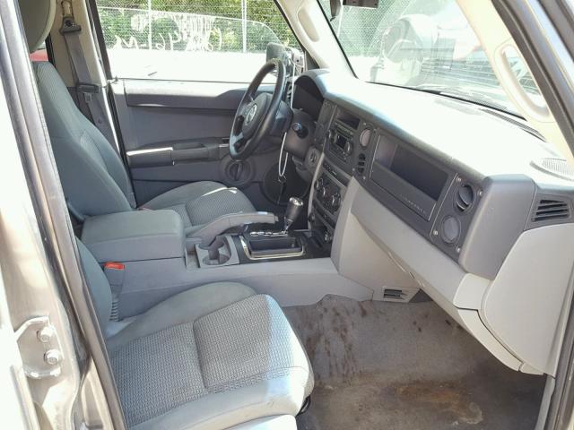 1J8HG48K57C621053 - 2007 JEEP COMMANDER GRAY photo 5