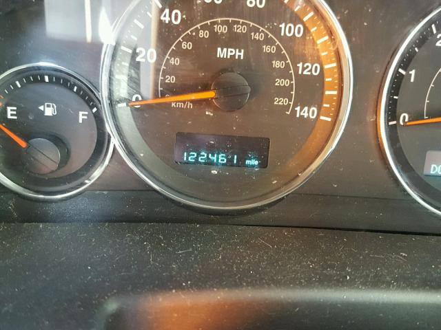 1J8HG48K57C621053 - 2007 JEEP COMMANDER GRAY photo 8