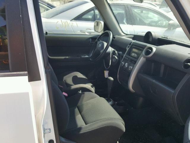 JTLKT324064050758 - 2006 TOYOTA SCION თეთრი ფოტო 5