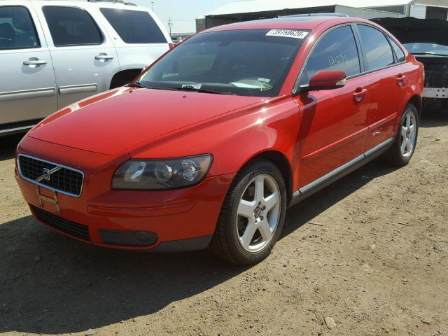 YV1MH682362155748 - 2006 VOLVO S40 T5 RED photo 2