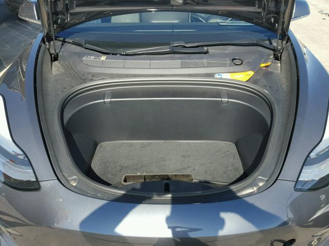 5YJ3E1EA9JF005108 - 2018 TESLA MODEL 3 ნაცრისფერი ფოტო 7