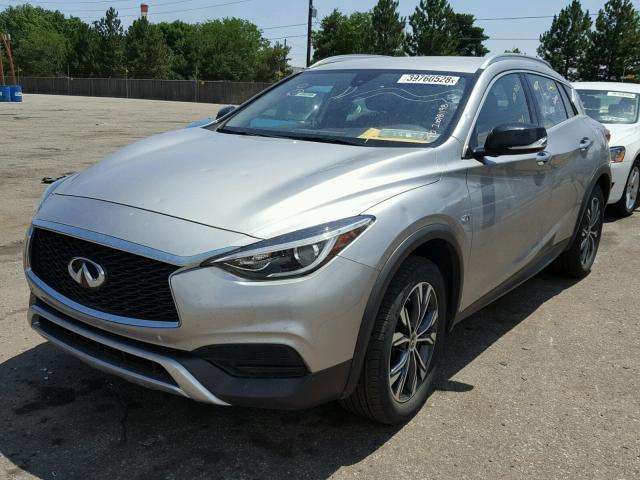 SJKCH5CR8HA033294 - 2017 INFINITI QX30 BASE GRAY photo 2