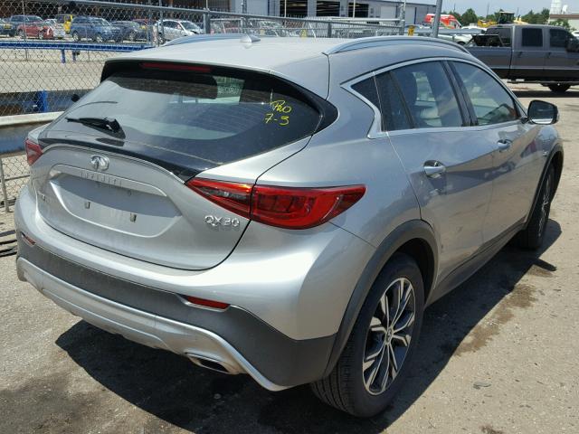 SJKCH5CR8HA033294 - 2017 INFINITI QX30 BASE GRAY photo 4