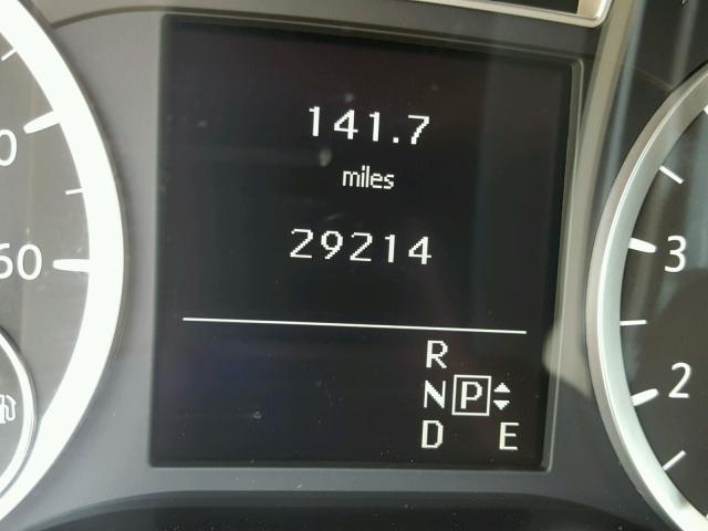 SJKCH5CR8HA033294 - 2017 INFINITI QX30 BASE GRAY photo 8