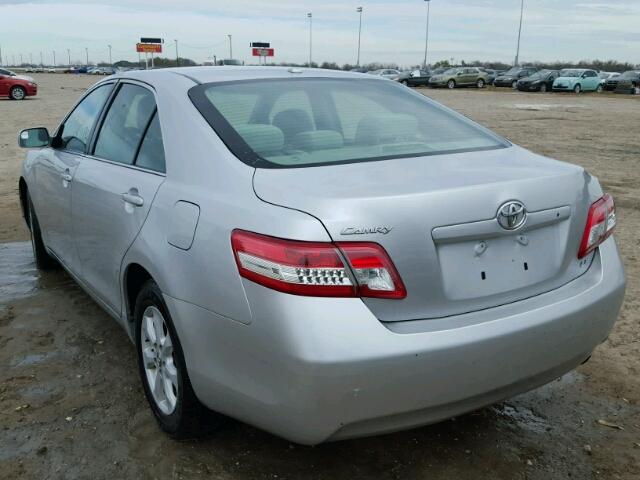 4T1BF3EK7BU771453 - 2011 TOYOTA CAMRY BASE SILVER photo 3