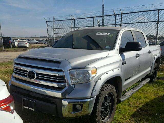 5TFDW5F19GX549971 - 2016 TOYOTA TUNDRA SILVER photo 2