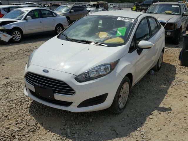 3FADP4AJ9FM144606 - 2015 FORD FIESTA S WHITE photo 2