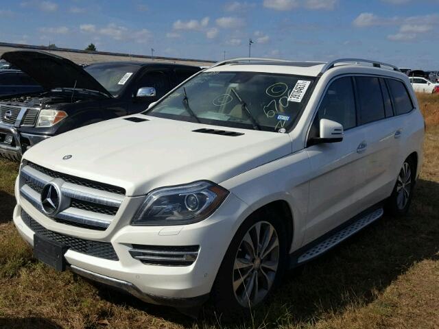 4JGDF6EE2FA516706 - 2015 MERCEDES-BENZ GL WHITE photo 2