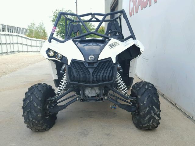 3JBPGAP22FJ000471 - 2015 CAN-AM MAVERICK 1 WHITE photo 3