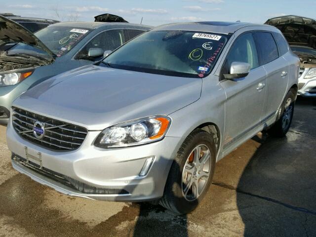 YV4902RC9F2626303 - 2015 VOLVO XC60 SILVER photo 2