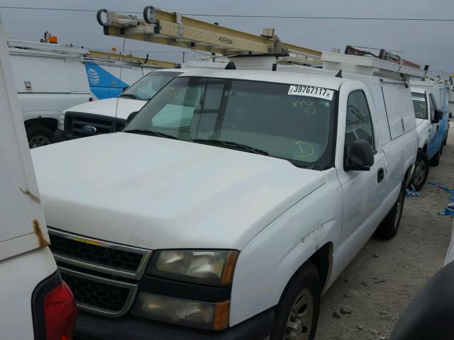 3GCEC14X56G252647 - 2006 CHEVROLET SILVERADO WHITE photo 2