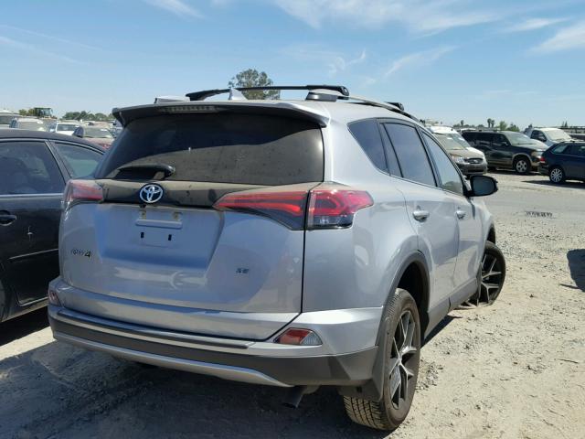 2T3NFREVXHW398371 - 2017 TOYOTA RAV4 SE SILVER photo 4