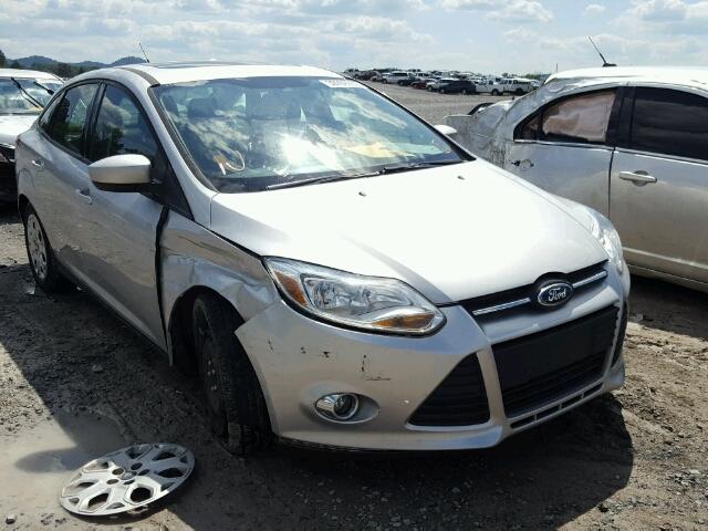 1FAHP3F24CL265523 - 2012 FORD FOCUS SE SILVER photo 1