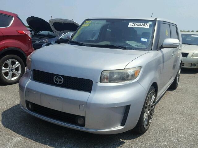 JTLKE50E081054055 - 2008 TOYOTA SCION XB SILVER photo 2