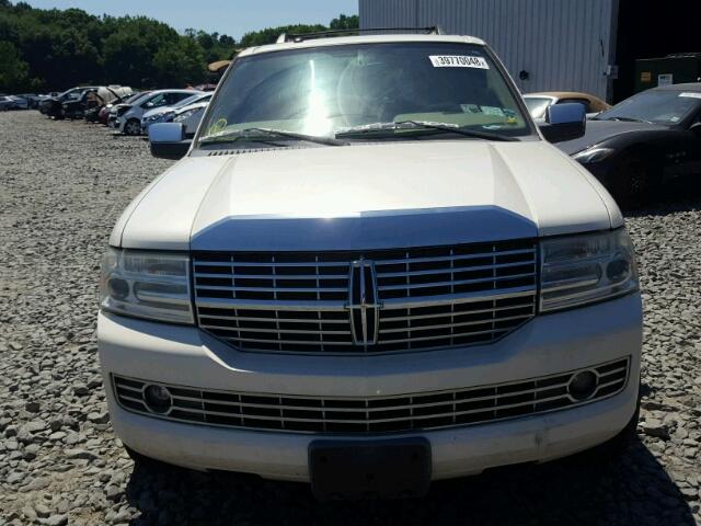 5LMFU285X8LJ13628 - 2008 LINCOLN NAVIGATOR WHITE photo 9