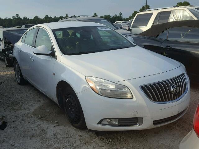 W04GN5EC3B1124870 - 2011 BUICK REGAL CXL WHITE photo 1