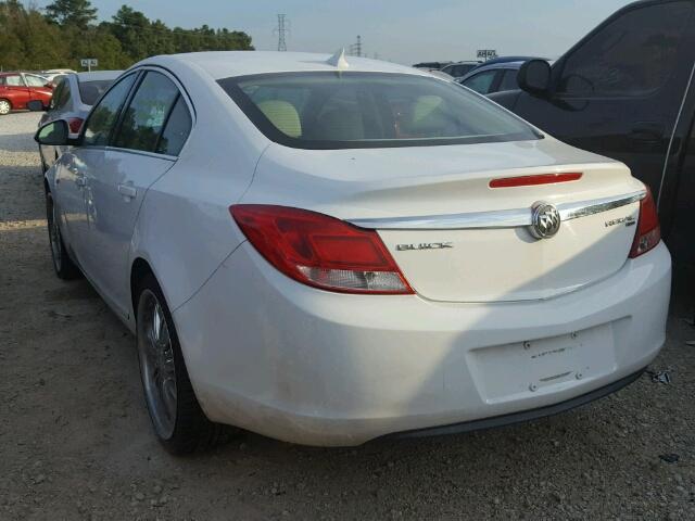 W04GN5EC3B1124870 - 2011 BUICK REGAL CXL WHITE photo 3