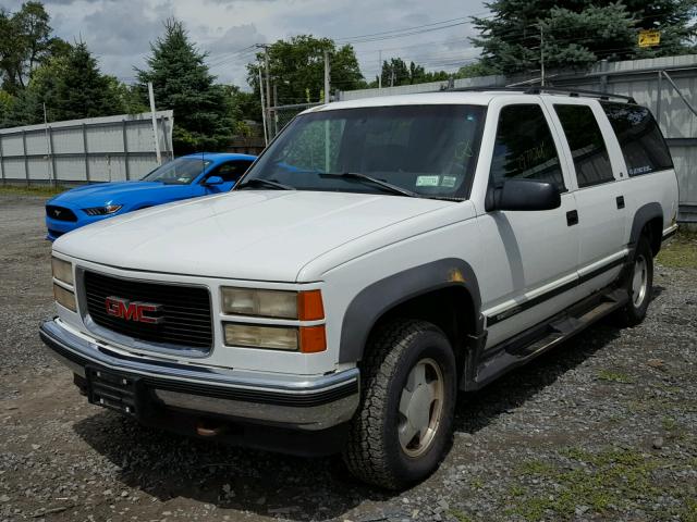 3GKFK16R1XG509671 - 1999 GMC SUBURBAN K WHITE photo 2