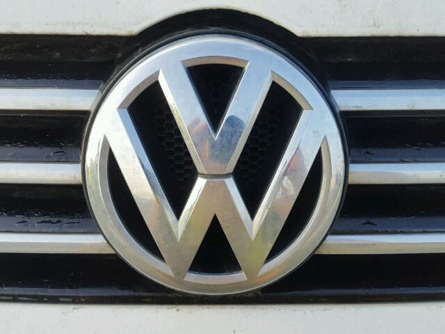 1VWAS7A33FC102123 - 2015 VOLKSWAGEN PASSAT S Weiß Foto 9