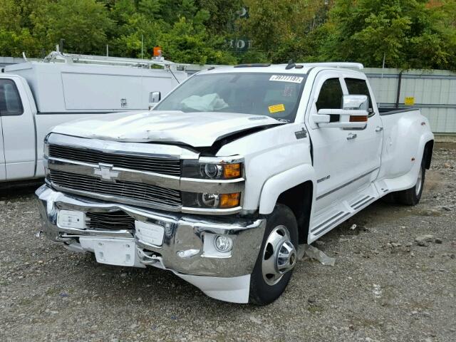 1GC4K0C88FF655879 - 2015 CHEVROLET SILVERADO WHITE photo 2