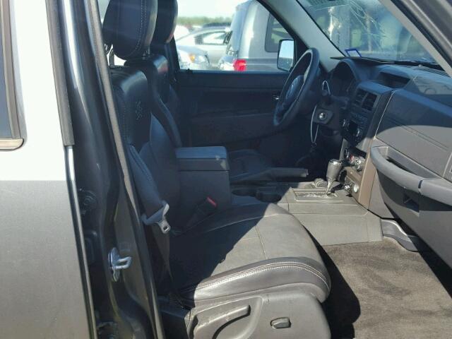 1C4PJMAKXCW171049 - 2012 JEEP LIBERTY SP GRAY photo 5