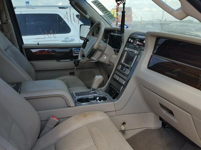 5LMJJ3H58AEJ03229 - 2010 LINCOLN NAVIGATOR Srebrny zdjęcie 5