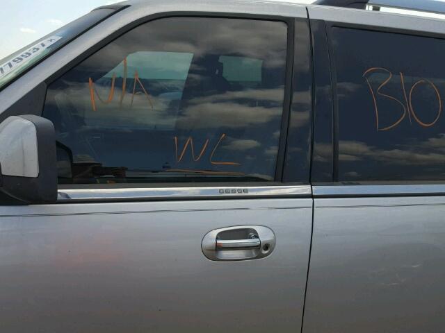 5LMJJ3H58AEJ03229 - 2010 LINCOLN NAVIGATOR Srebrny zdjęcie 9