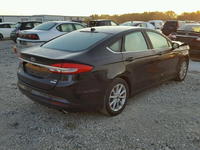 3FA6P0HD1HR241791 - 2017 FORD FUSION BLACK photo 4