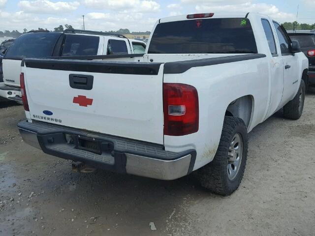 2GCEC19C581308443 - 2008 CHEVROLET SILVERADO WHITE photo 4