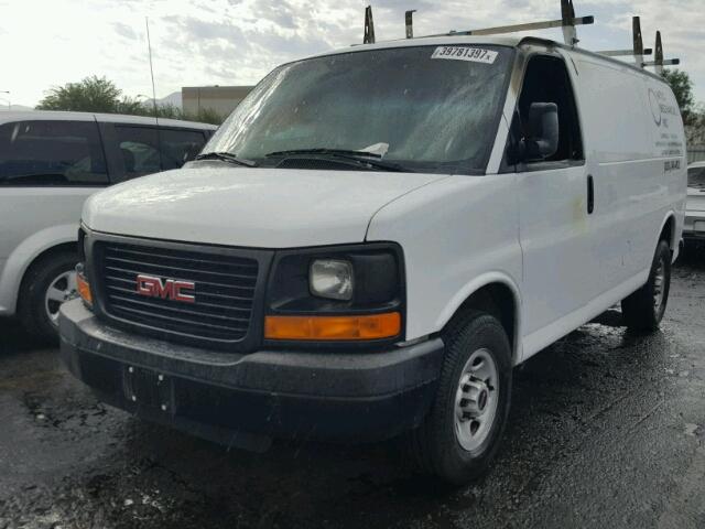 1GTW7FBA4D1178332 - 2013 GMC SAVANA G25 WHITE photo 2