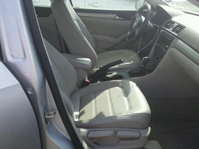 1VWAS7A39FC033115 - 2015 VOLKSWAGEN PASSAT S ვერცხლისფერი ფოტო 5