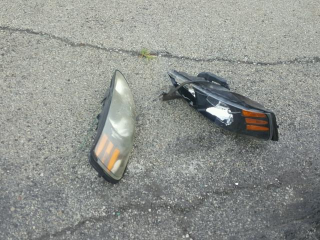 2G2WS522741243027 - 2004 PONTIAC GRAND PRIX WHITE photo 9