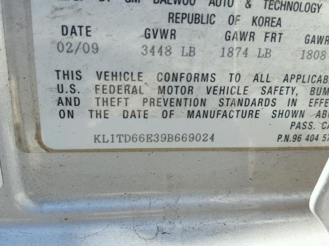 KL1TD66E39B669024 - 2009 CHEVROLET AVEO LS SILVER photo 10