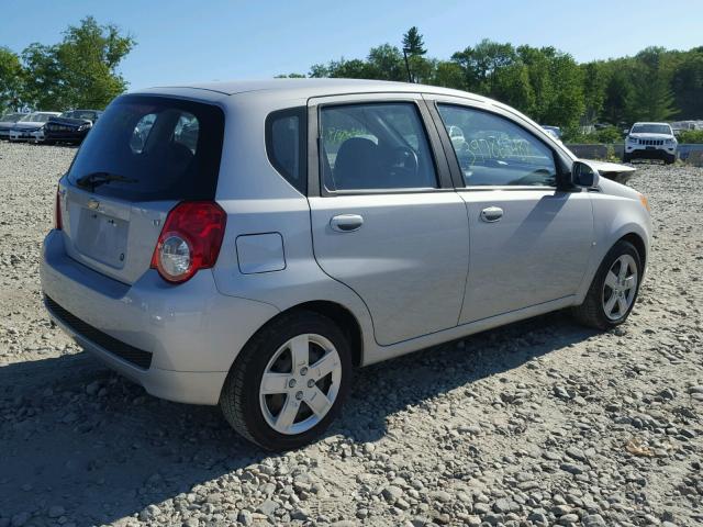 KL1TD66E39B669024 - 2009 CHEVROLET AVEO LS SILVER photo 4