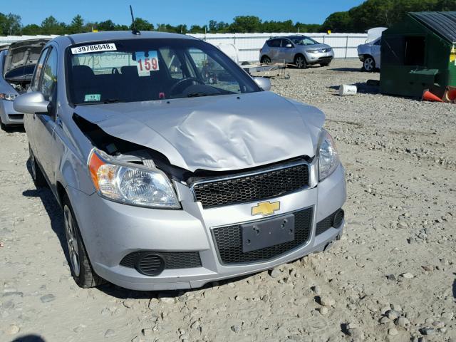 KL1TD66E39B669024 - 2009 CHEVROLET AVEO LS SILVER photo 9