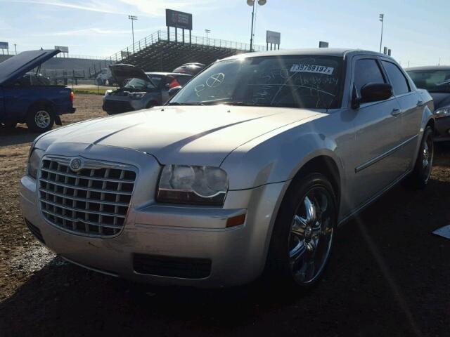 2C3KA43DX9H591673 - 2009 CHRYSLER 300 SILVER photo 2