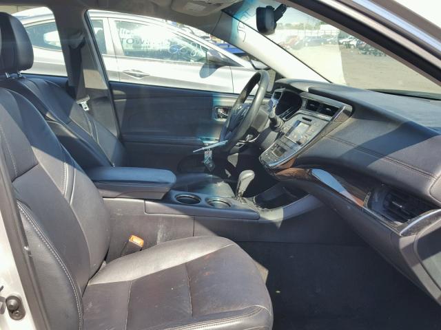 4T1BK1EB7DU046230 - 2013 TOYOTA AVALON BAS Silber Foto 5