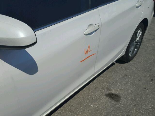 4T1BF1FK6GU155561 - 2016 TOYOTA CAMRY LE 白色 照片 9