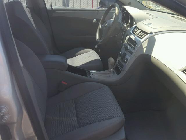 1G1ZB5EB3AF228123 - 2010 CHEVROLET MALIBU LS Boz foto 5